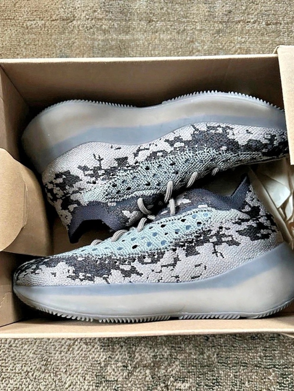 Yeezy 380 | Stosal | M: 7.5 W: 9